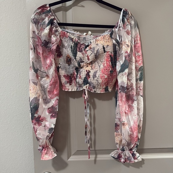 A. Peach Crop Top floral, sheer, long sleeve, smocked, adjustable size M - Picture 3 of 9